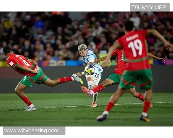 巴萨这是咋回事？法蒂没机会上场，他爸直接找高层“讨说法”